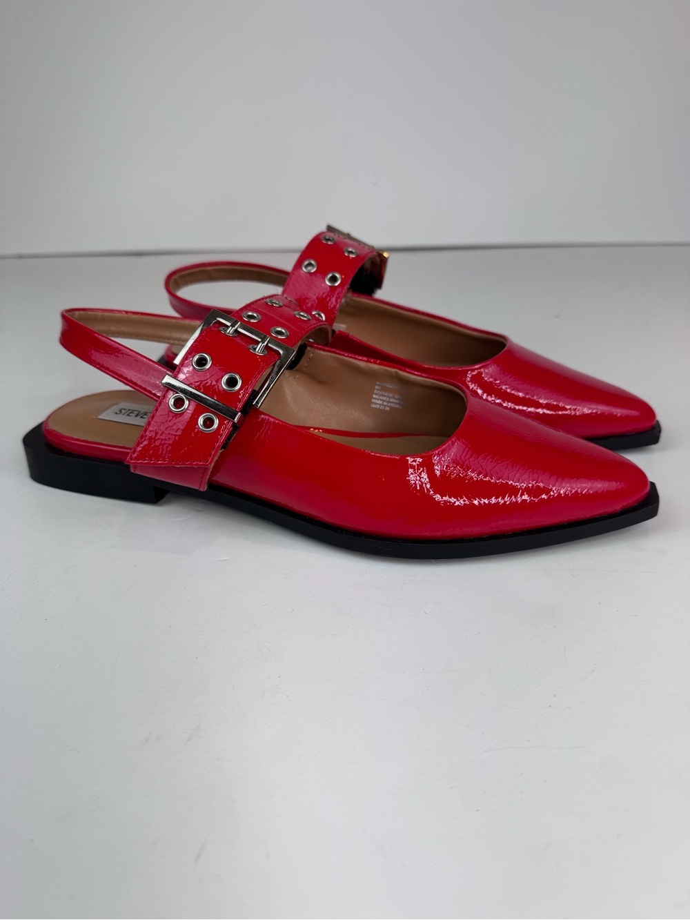NEW Steve Madden Smokee Buckle Slingback Red Flats Pointed Toe Grommets Size 8 - Picture 12 of 12